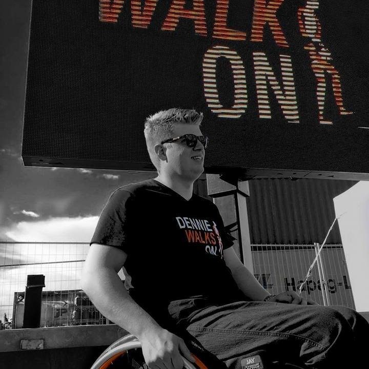 Dennie Jager voor Stichting Walk On